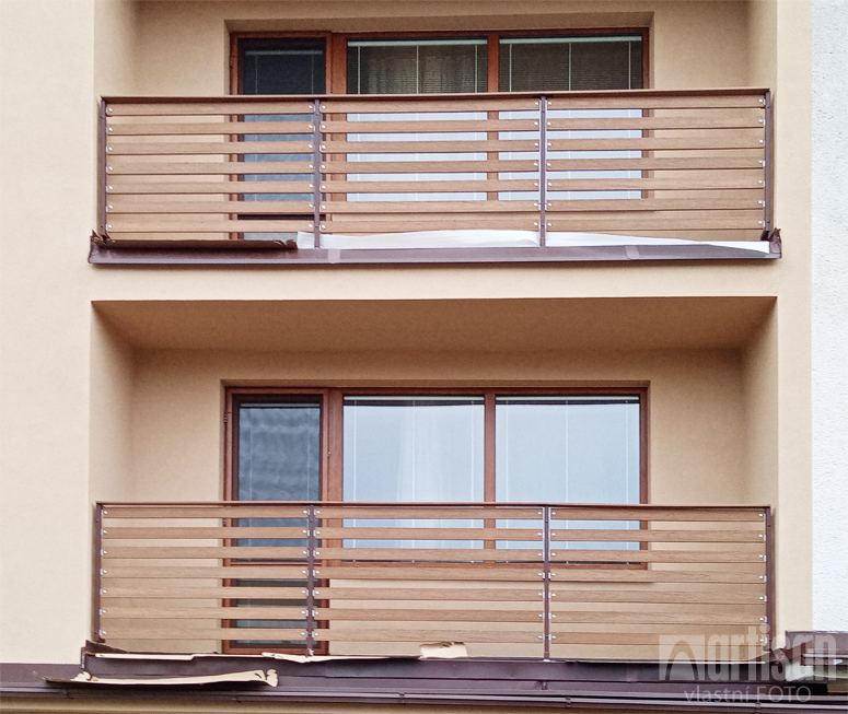 Ukázka montáže: Balkon zhotovený z WPC Dřevoplus Profi 15x80x4000 - Teak